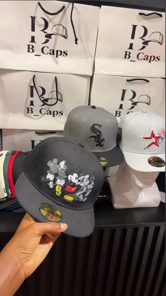 CAPS /SNAP BACKS