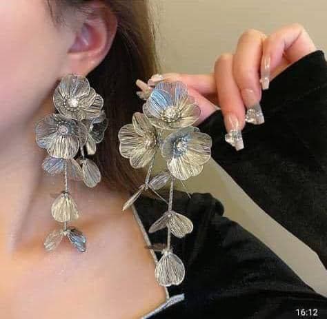 Flower bestselling earrings