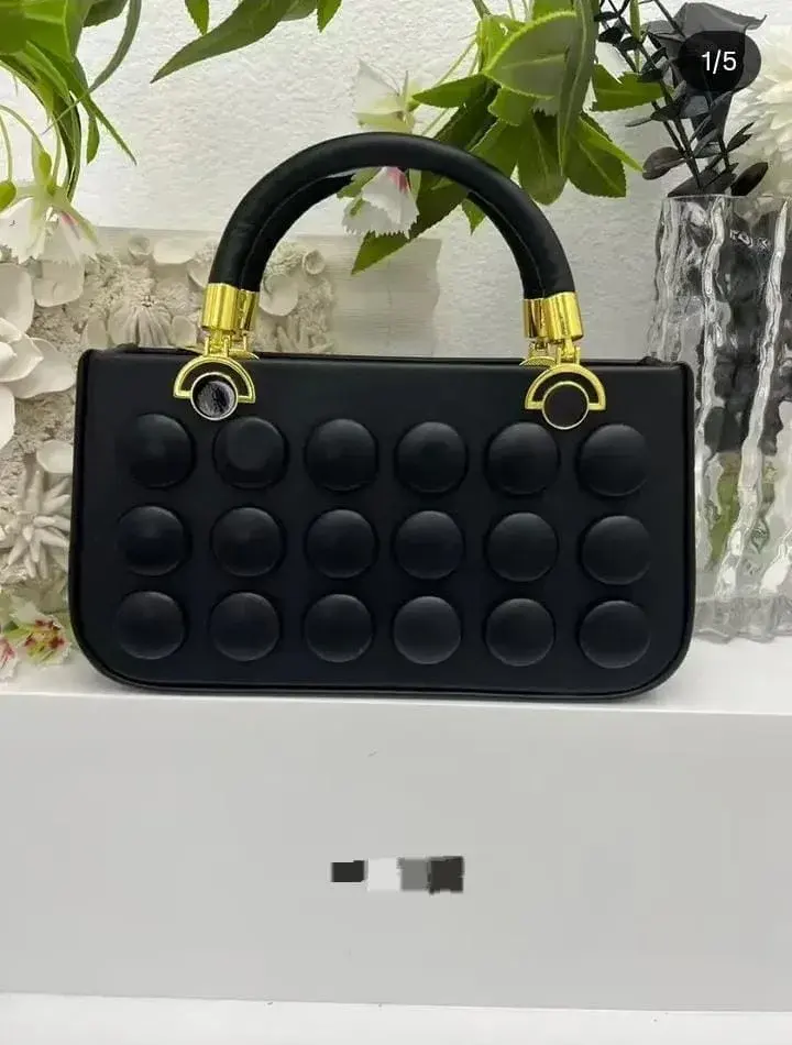 Hand bag